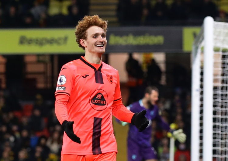 B-sports平台-记者：萨金特与诺维奇关系彻底破裂，随二队训练等待转会多伦多